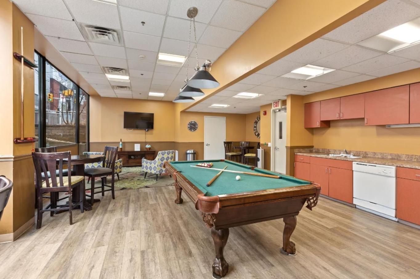 Pp 1802 Modern Corporate 2br, Pool, Gym Apartment *